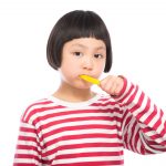 【ママの疑問】子供の歯磨き!仕上げ磨きは何歳までやればいいの？虫歯は親の責任!?